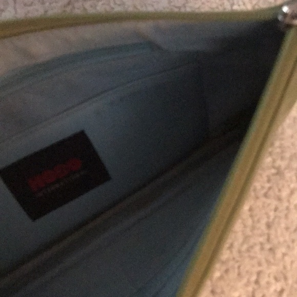 HOBO INTERNATIONAL GREEN WRISTLET CLUTCH BAG SOFT - Picture 7 of 8